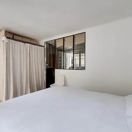 Apartment Veeve - A Study In Timber *