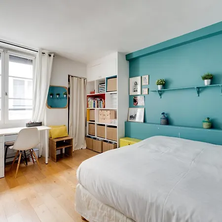 Apartment Veeve - A Study In Timber *