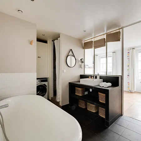 Apartment Veeve - A Study In Timber Paris