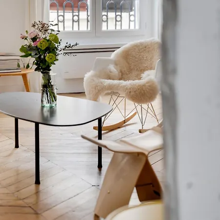 Veeve - A Study In Timber