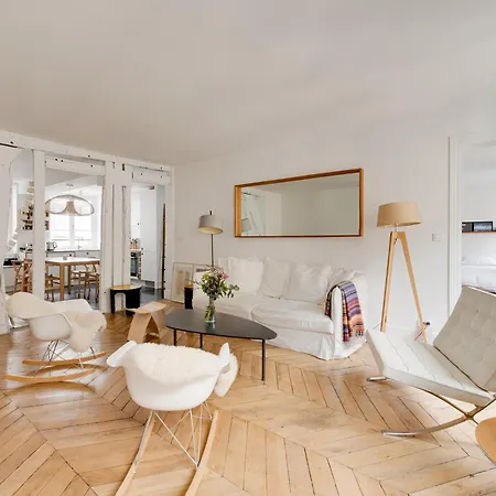 Veeve - A Study In Timber Paris